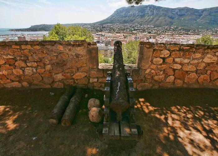 Lino By Family Homes *